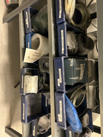 1350322-38 Reservdelslager