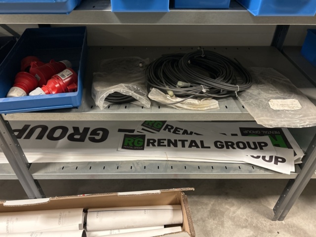 1350322-46 Reservdelslager