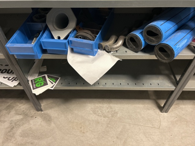 1350322-47 Reservdelslager