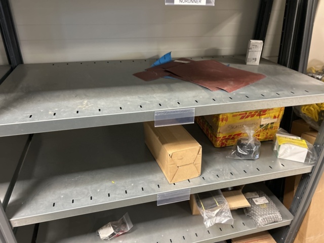 1350322-56 Reservdelslager