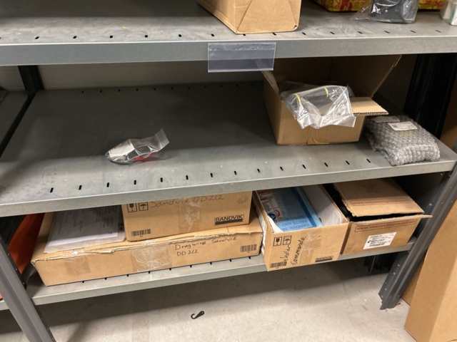 1350322-57 Reservdelslager