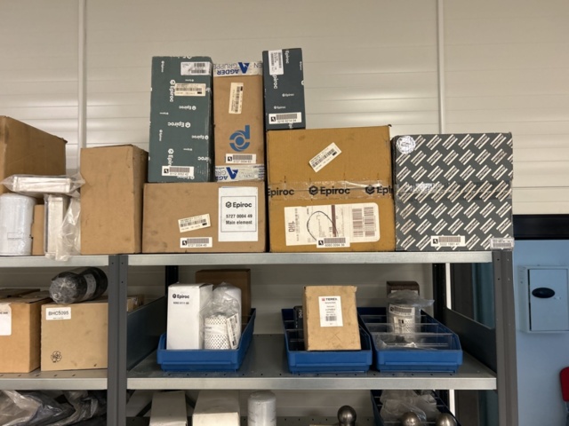 1350322-58 Reservdelslager