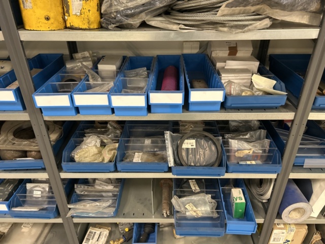 1350322-63 Reservdelslager