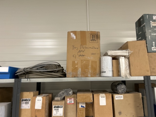 1350322-65 Reservdelslager