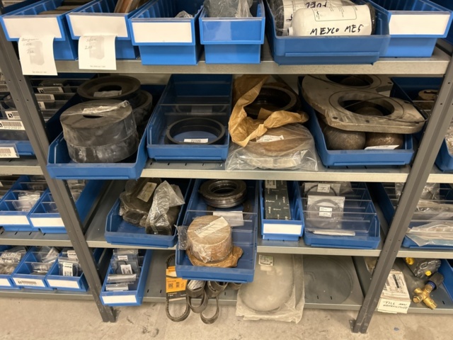 1350322-68 Reservdelslager