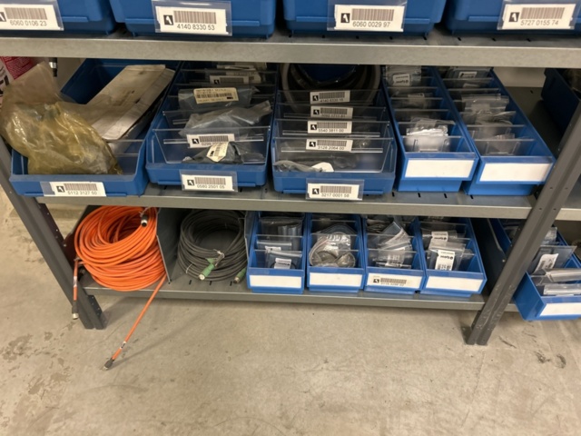 1350322-70 Reservdelslager