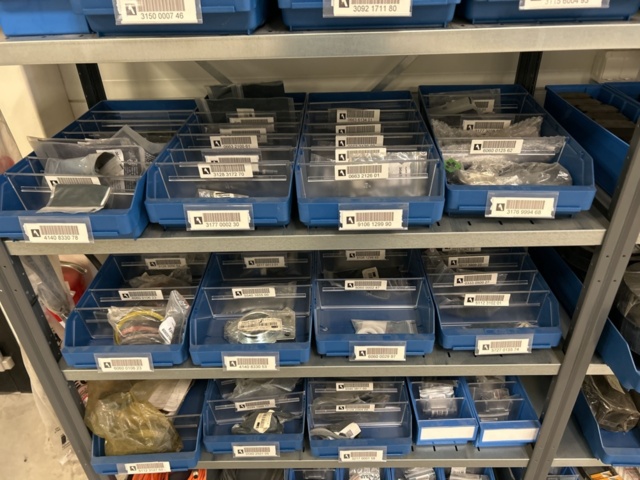 1350322-71 Reservdelslager