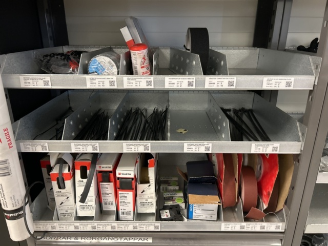 1350326-4 Innehåll i verkstadsmöbel om 2x sektioner