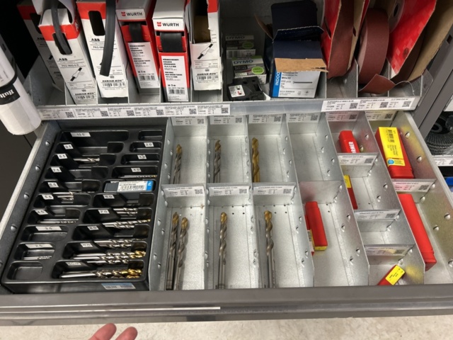 1350326-5 Innehåll i verkstadsmöbel om 2x sektioner