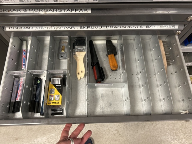 1350326-7 Innehåll i verkstadsmöbel om 2x sektioner