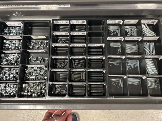 1350326-10 Innehåll i verkstadsmöbel om 2x sektioner