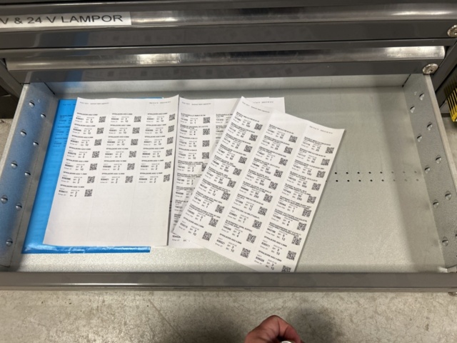 1350326-14 Innehåll i verkstadsmöbel om 2x sektioner