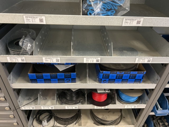 1350326-17 Innehåll i verkstadsmöbel om 2x sektioner