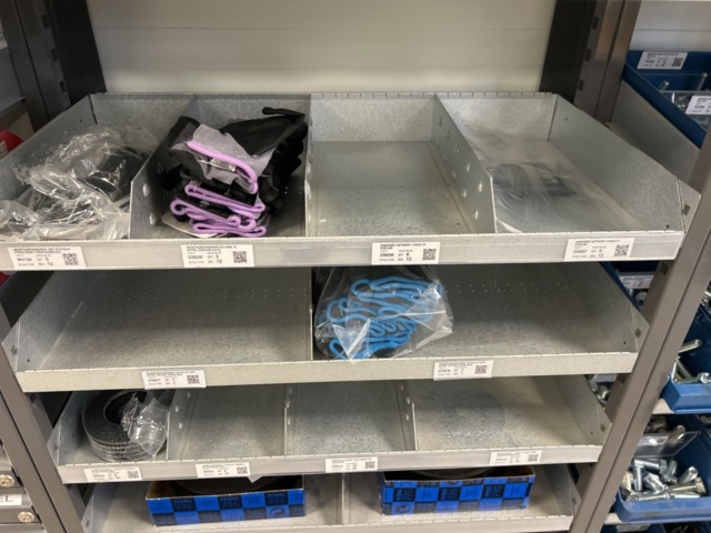 1350326-18 Innehåll i verkstadsmöbel om 2x sektioner