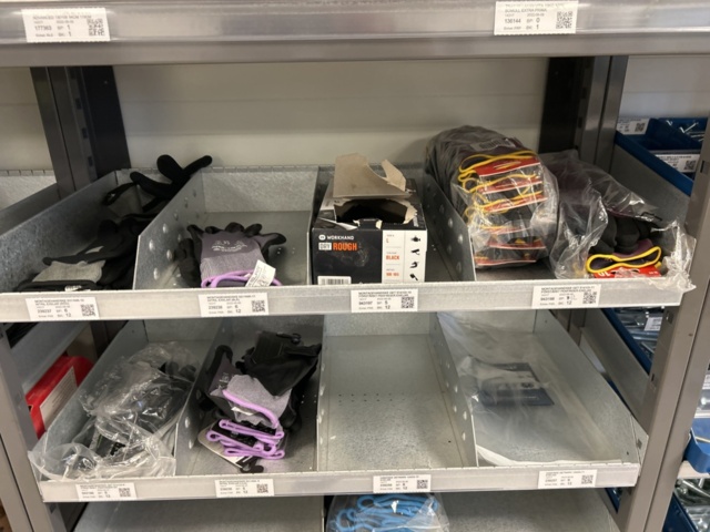 1350326-19 Innehåll i verkstadsmöbel om 2x sektioner