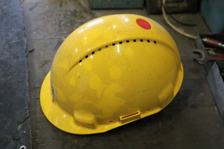 1300581-10 Workbench with contents