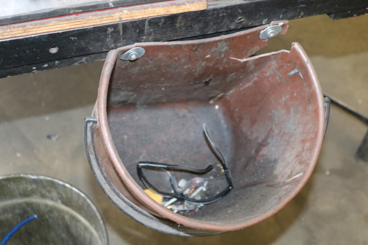 1300581-13 Workbench with contents