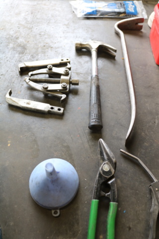 1300581-18 Workbench with contents