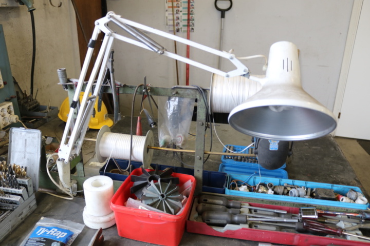 1300581-19 Workbench with contents