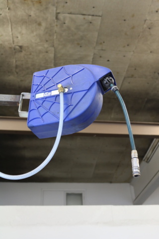 1300581-28 Workbench with contents