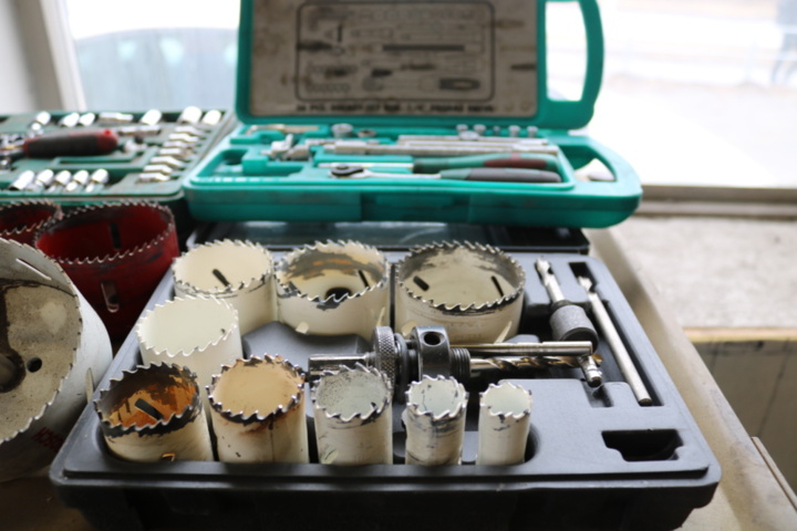 1300582-4 Tool cabinet with tools