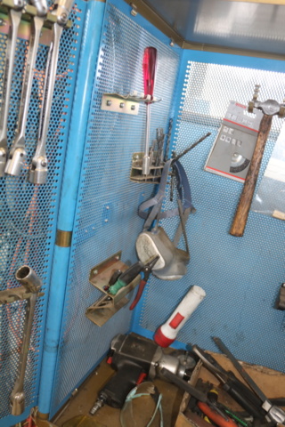 1300582-6 Tool cabinet with tools