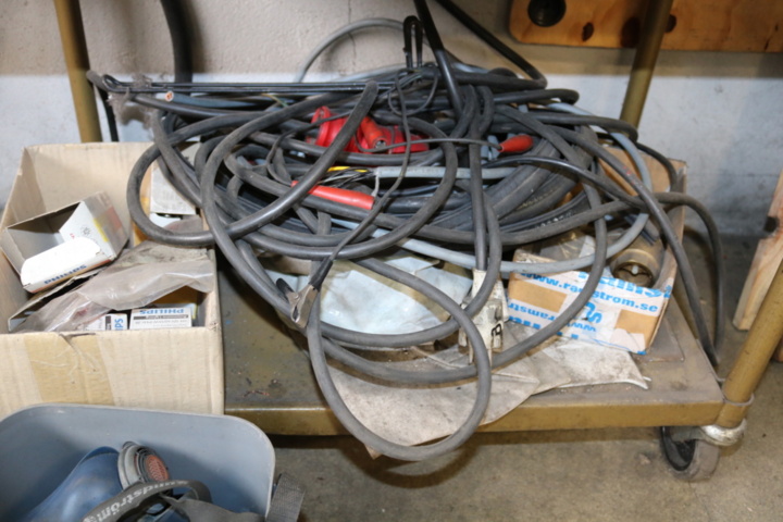 1300582-11 Tool cabinet with tools