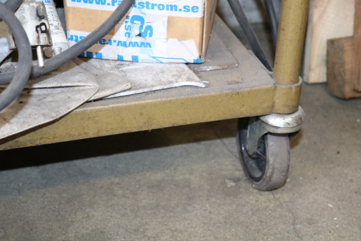 1300582-13 Tool cabinet with tools