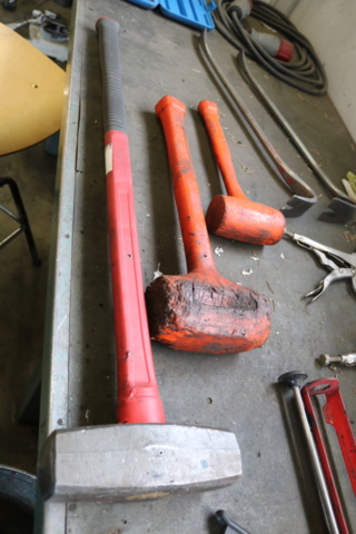 1300584-9 Workbench with contents