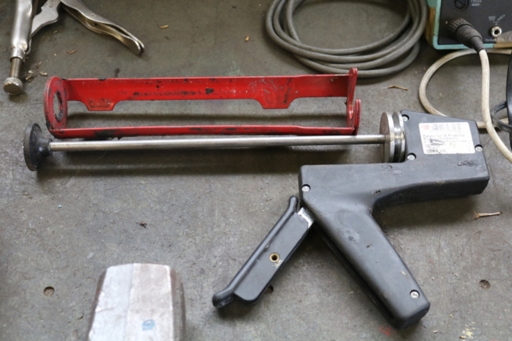 1300584-8 Workbench with contents