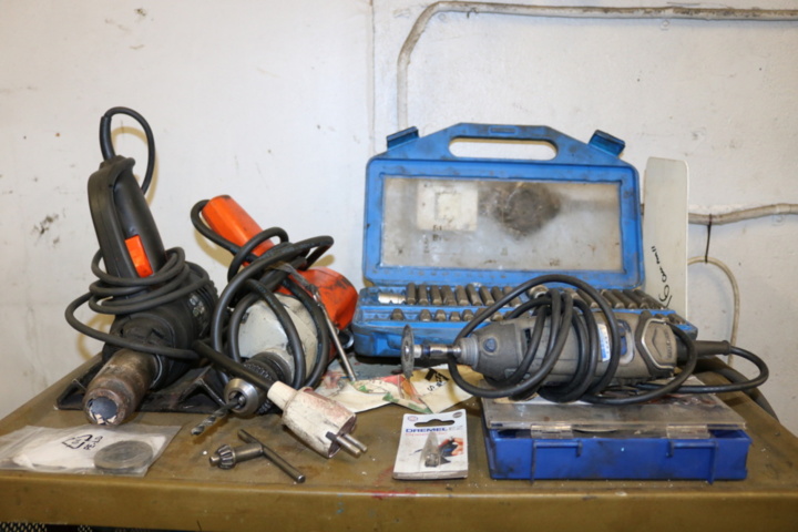 1300587-12 Tool cabinet with tools