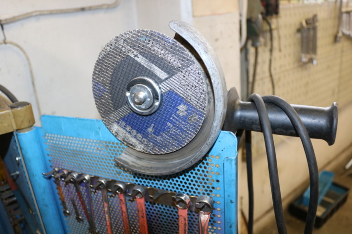 1300587-14 Tool cabinet with tools