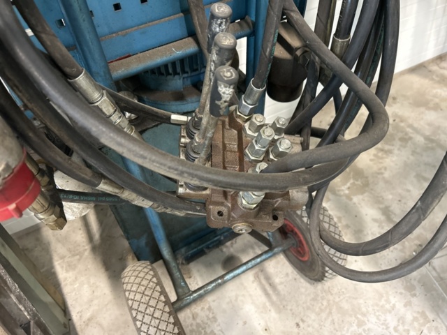 1350351-2 Hydraulic station for driving hydraulic drill - Atlas Copco