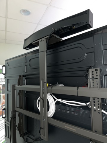 1350383-13 LCD-monitor 86” & koneferensutrustning - llyama & Yealink