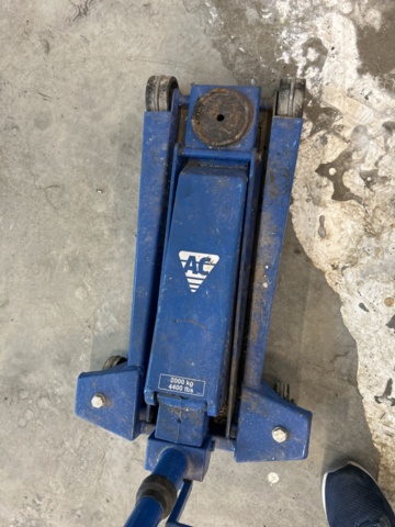 1350356-4 Garage jack 2T, AC