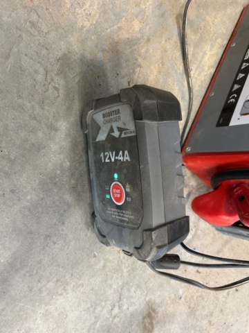 1350358-4 Battery booster 12/24v, Ceteor Attack 6200