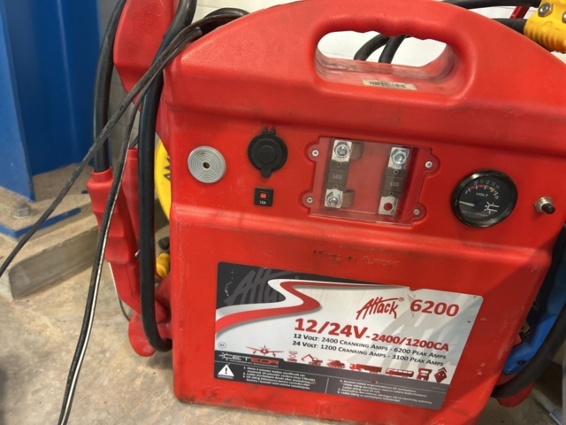 1350358-2 Battery booster 12/24v, Ceteor Attack 6200