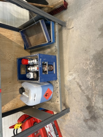 1350361-21 Workbench plus a shelf with the contents