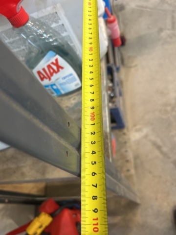 1350361-27 Workbench plus a shelf with the contents