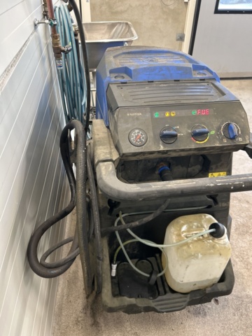 1350367-4 Hot water cleaner, Nilfisk MH7-P180/1260