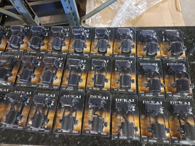 1340613-2 Track Light Dekai