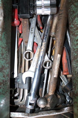 1300613-7 Toolbox with tools