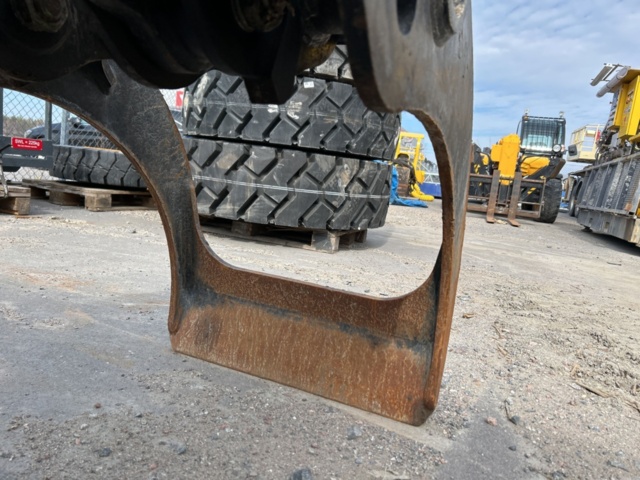 1350433-9 Grip with S-70 mount - Steelwrist SG1532 -2024