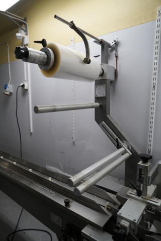 1352609-10 Packaging machine Flowpack General System Pack GSP 45 S – with unloading table