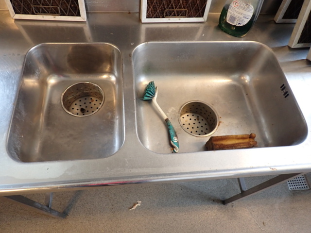 1031612-4 Stainless steel bench with drawers