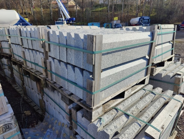 1094187-1 Granite curb stone RFF2 Porto approx. 13.2 m