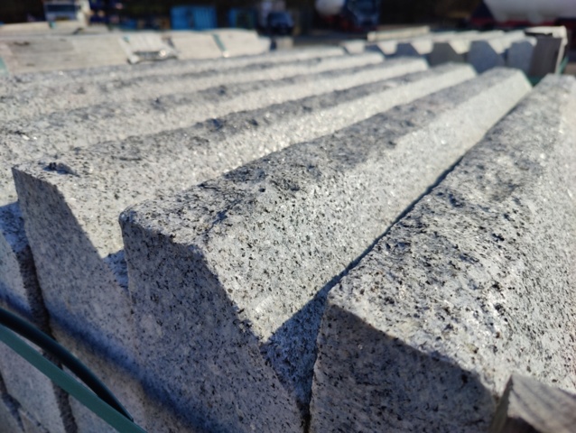 1094187-3 Granite curb stone RFF2 Porto approx. 13.2 m