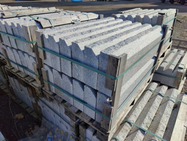 1094187-5 Granite curb stone RFF2 Porto approx. 13.2 m