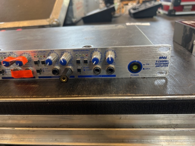 1290200-2 Headphone amplifier 6-channel - Alto HPA6