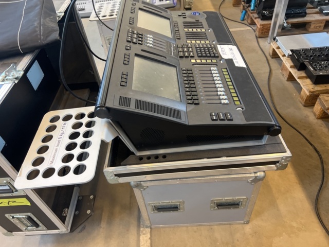 1290238-6 Light mixer table - Martin Maxxyz (Repair object)